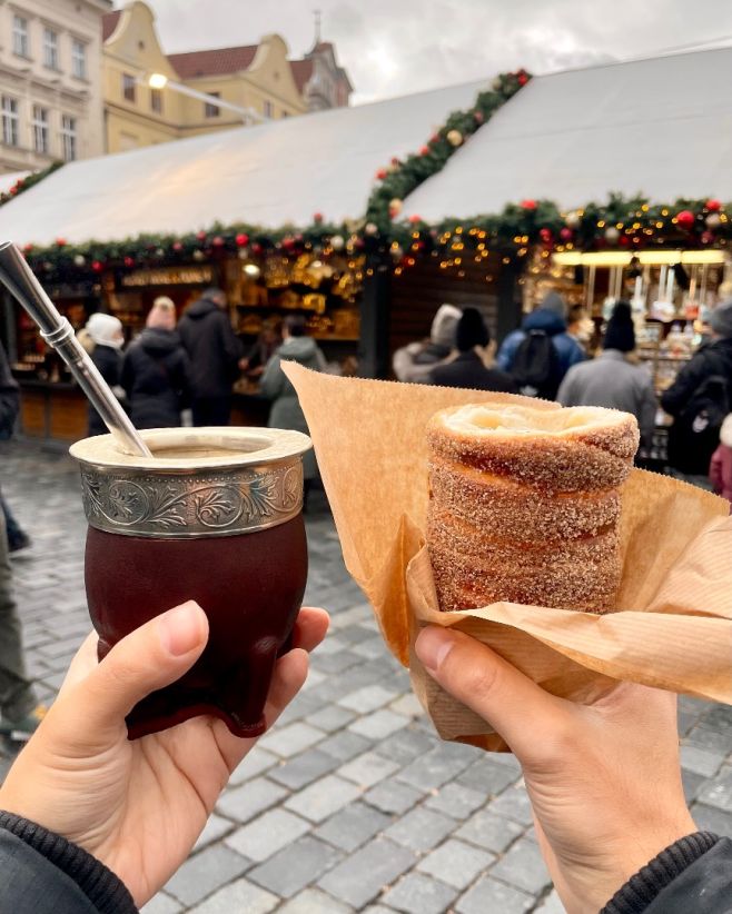 Yerba Mate + Trdelník = perfect combo ❤️ _______________ #mateplaneteurope #mateeurope #mateczechrepublic #yerbamateeurope...