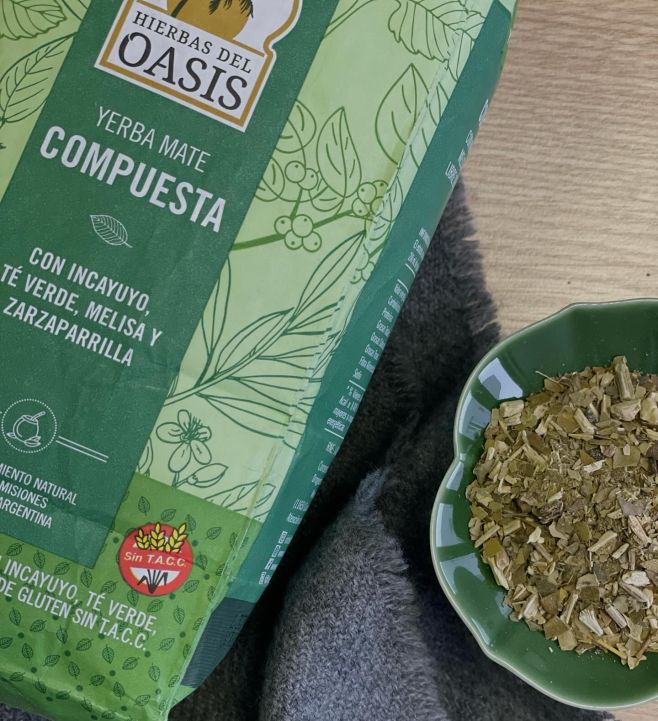 Let your body feel like an oasis again with Hierbas del Oasis Compuesta con Incayuyo & Té Verde 🌿🧉 This premium yerba mate...
